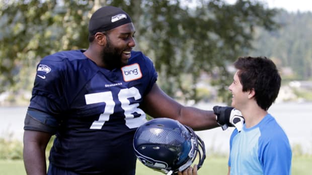 "Lab Rats" Star Billy Unger Kicks It with Seahawks and 49ers (EXCLUSIVE PHOTOS)